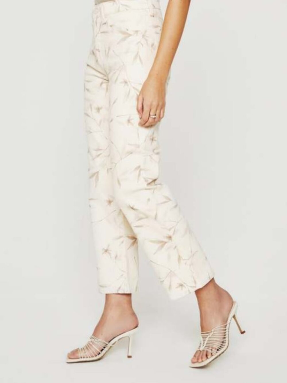 AG Kinsley High-Rise Pop Crop Jeans – Wialbi Leafy Neutral Print – Size 28 (NWT)